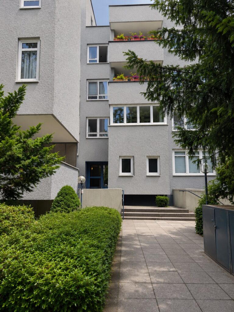 Praxisgebäude der Privatpraxis Dr. Maschek in Berlin-Westend.